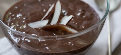 Schokoladencreme mit Nüssen und Kokosnuss